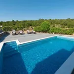 In With Private Pool *