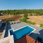 Villa In With Private Pool