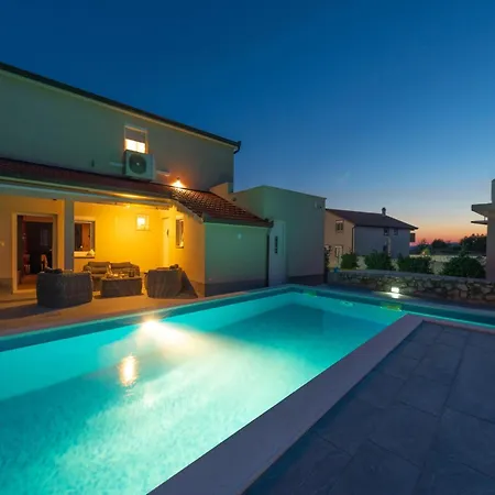 In With Private Pool Villa *