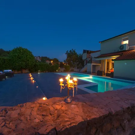 Villa In With Private Pool *