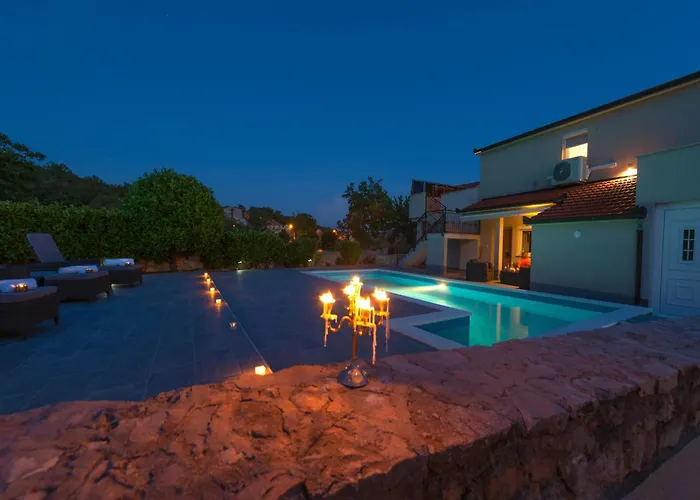 Villa In With Private Pool *