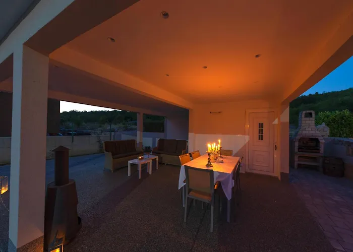Villa In With Private Pool Ugljane